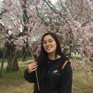 Meet your Posher, Laura